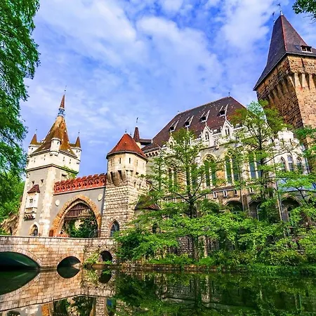 Rozsa55 2 * Budapest